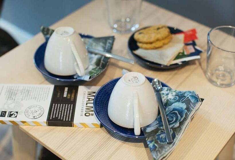 חדר דלוקס נוף לים, Johanna S