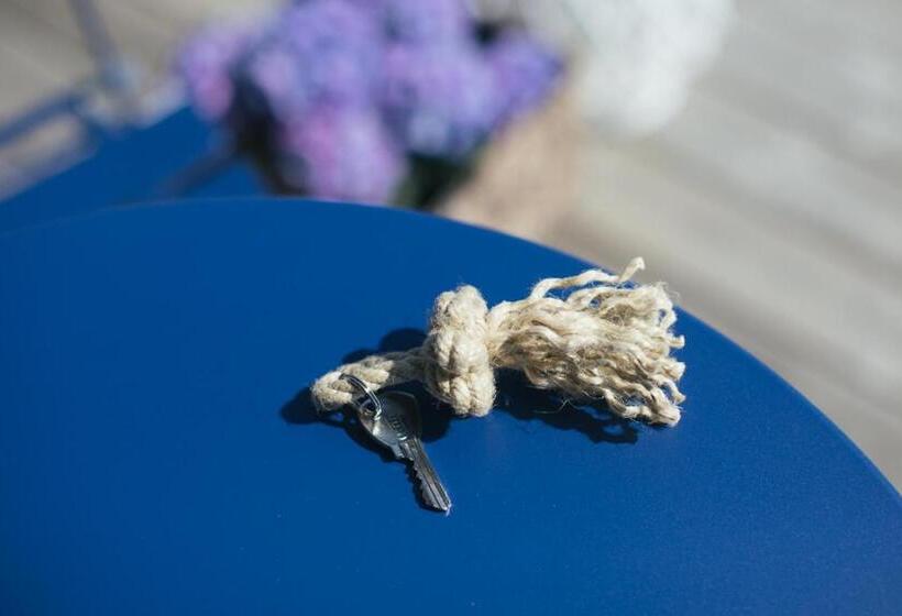 חדר דלוקס צדדי נוף לים, Johanna S