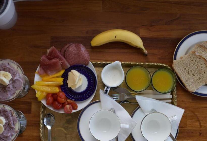 חדר דלוקס צדדי נוף לים, Johanna S