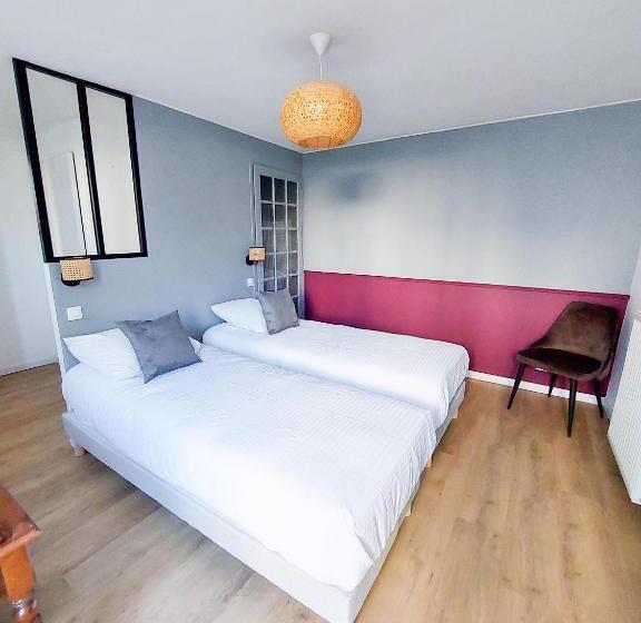 Четырехместный Номер Стандарт, Le Huis Clos