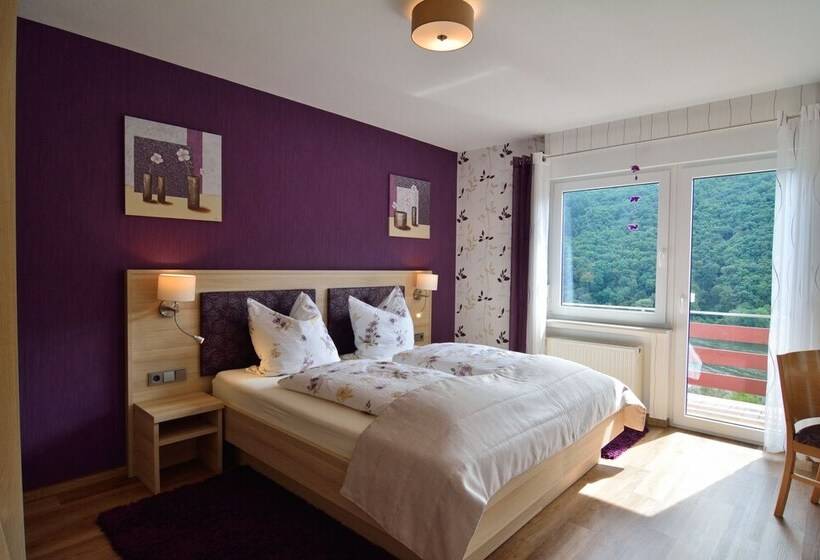 Comfort room with balcony, Restaurant Weingut Kapellenhof