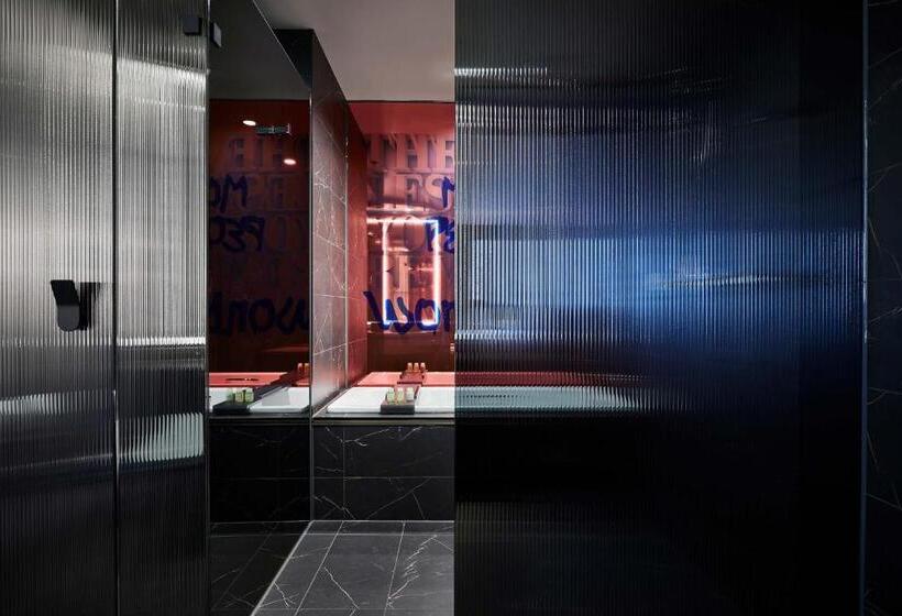 Standard Room 2 Double Beds