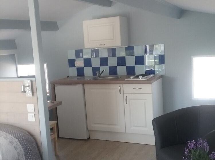 غرفة دوبلكس, Chevrefeuille Et Eglantine