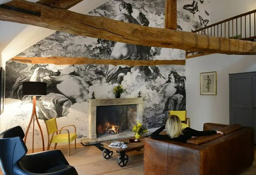 デラックススイート, Art House Domaine De L Ocrerie