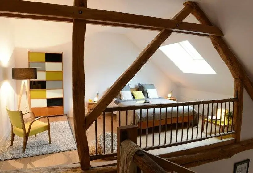 スイート, Art House Domaine De L Ocrerie