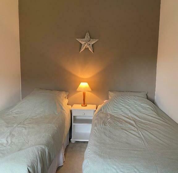 חדר משפחתי, L'envers