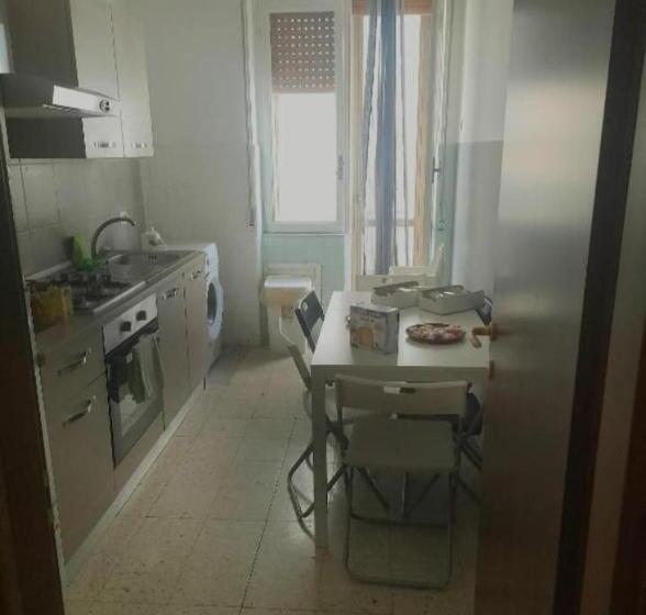 اتاق استاندارد چهار تخته, B&b Resto Al Sud