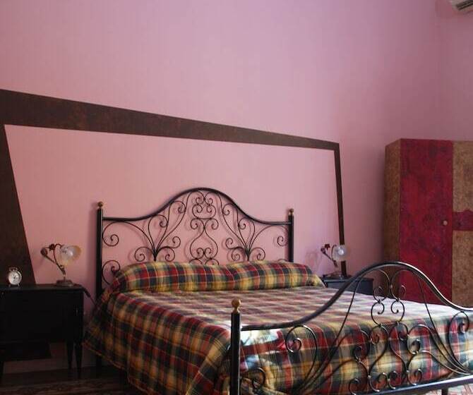 اتاق استاندارد چهارنفره با سرویس بهداشتی مشترک, Casa Verdi   House Of Travelers