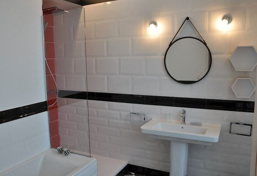 منزل غرفة نوم واحدة, Chateau La France