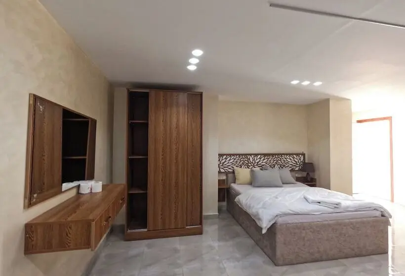 اتاق خانوادگی, Pyramids Height Hotel & Pyramids Master Scene Rooftop