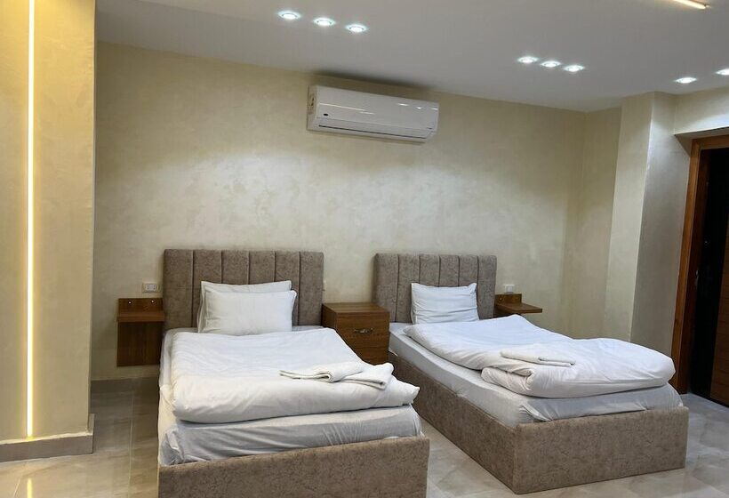 اتاق خانوادگی, Pyramids Height Hotel & Pyramids Master Scene Rooftop
