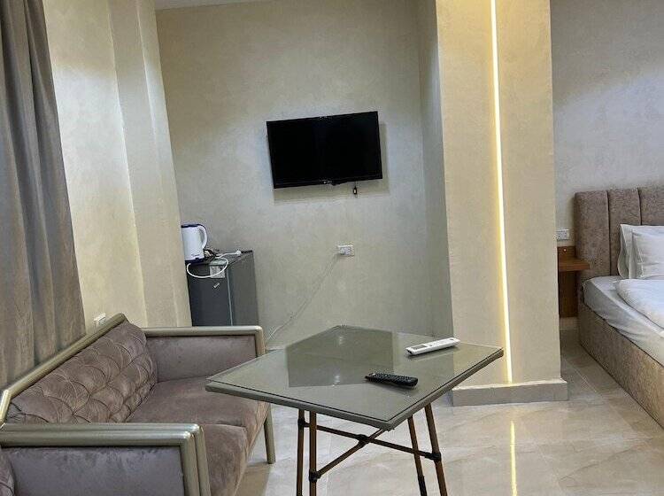 اتاق خانوادگی, Pyramids Height Hotel & Pyramids Master Scene Rooftop