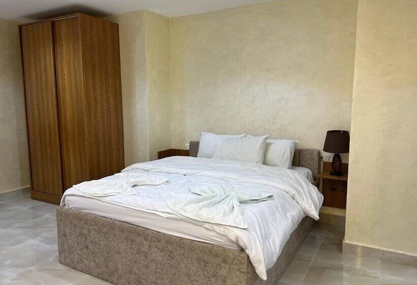 اتاق خانوادگی, Pyramids Height Hotel & Pyramids Master Scene Rooftop