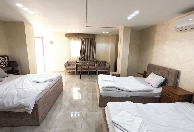 اتاق خانوادگی, Pyramids Height Hotel & Pyramids Master Scene Rooftop