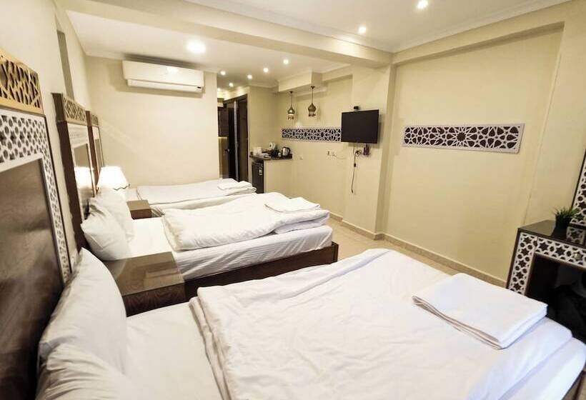 اتاق خانوادگی, Pyramids Height Hotel & Pyramids Master Scene Rooftop