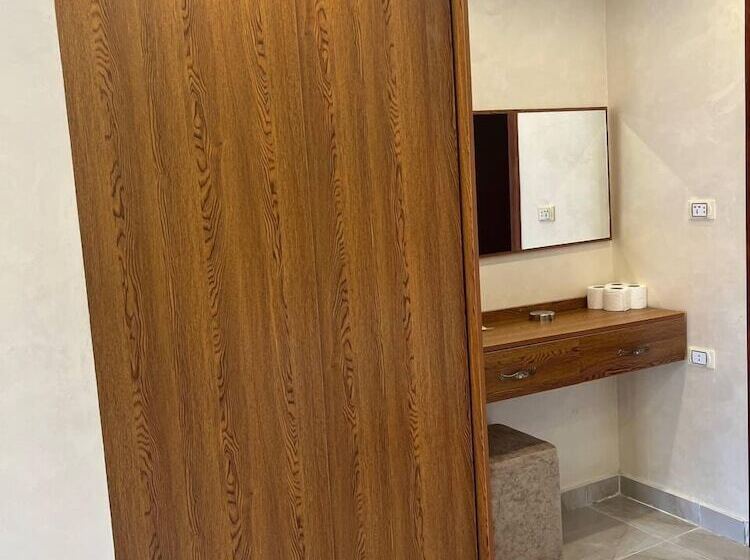 اتاق خانوادگی, Pyramids Height Hotel & Pyramids Master Scene Rooftop