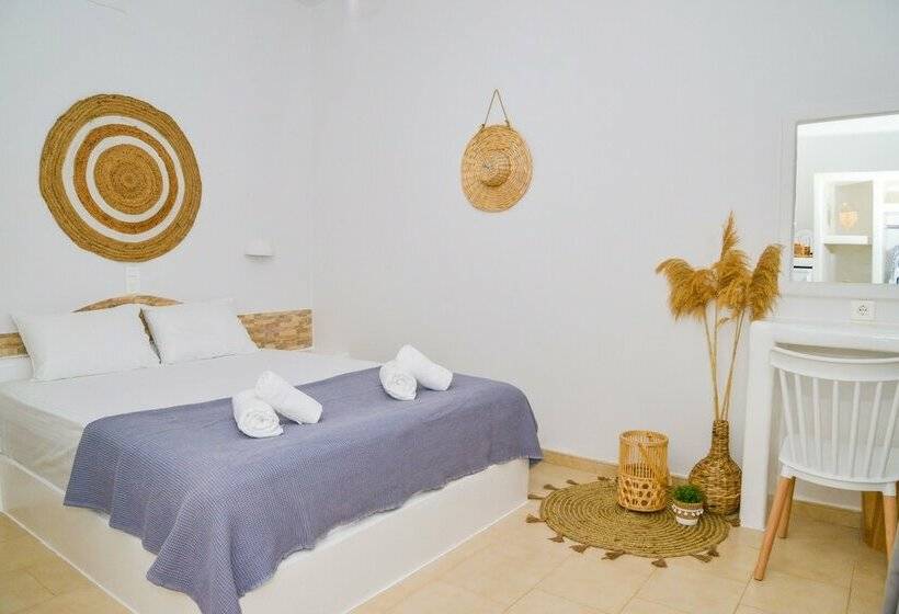 اتاق لوکس با چشم‌انداز دریا, Avgerinos Deluxe Rooms