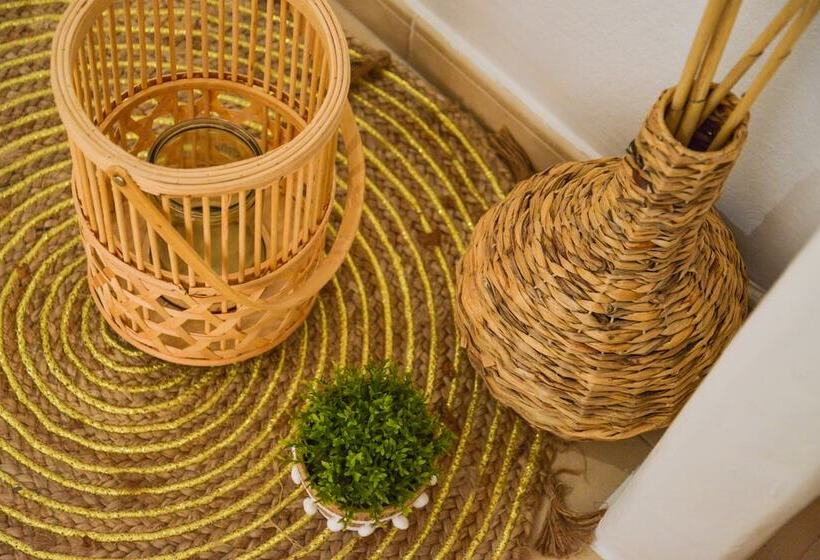 اتاق لوکس با چشم‌انداز دریا, Avgerinos Deluxe Rooms
