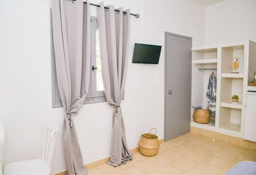 اتاق لوکس با چشم‌انداز دریا, Avgerinos Deluxe Rooms