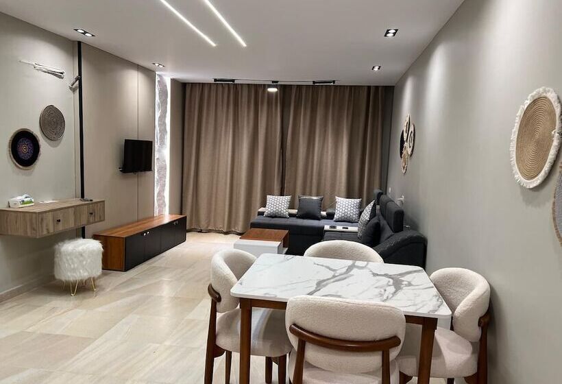 استودیو خانوادگی, Pyramids Height Hotel & Pyramids Master Scene Rooftop