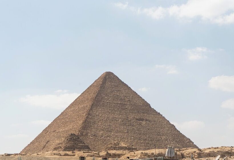 استودیو خانوادگی, Pyramids Height Hotel & Pyramids Master Scene Rooftop