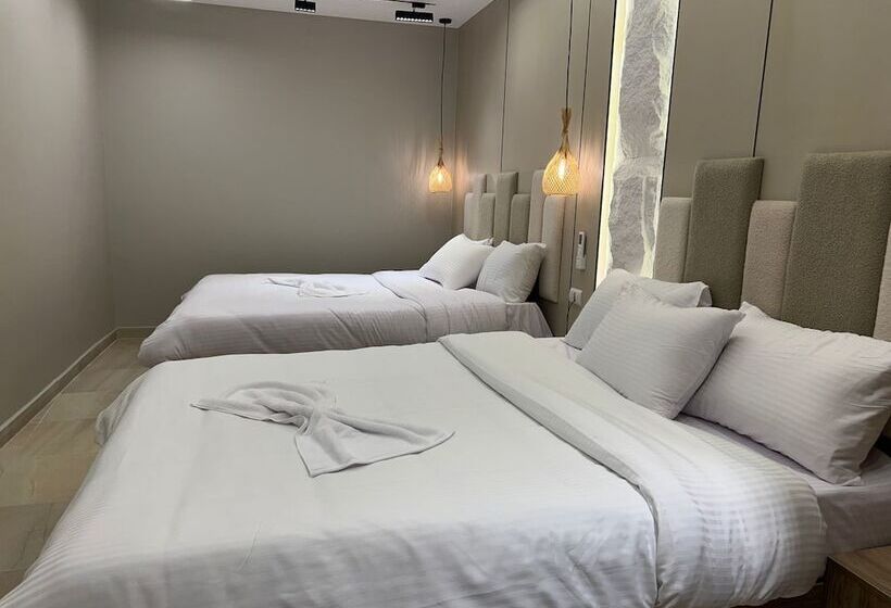 استودیو خانوادگی, Pyramids Height Hotel & Pyramids Master Scene Rooftop