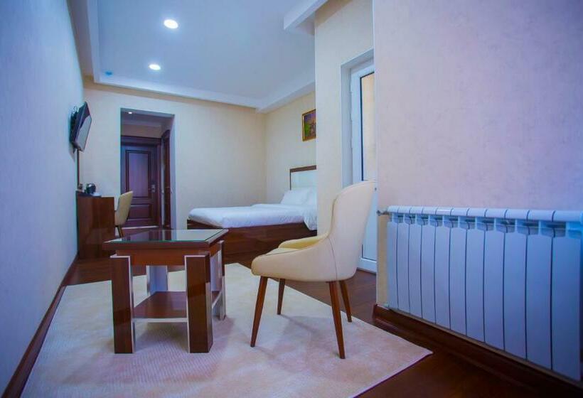 اتاق استاندارد یک نفره, Ayni