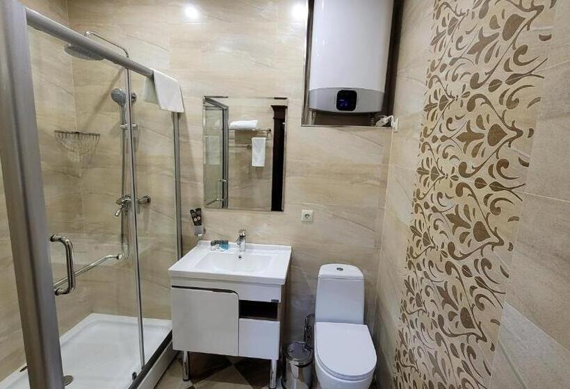 سوئیت با تخت بزرگ, Ayni