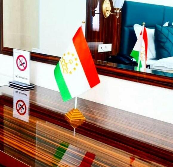 سوئیت با تخت بزرگ, Ayni