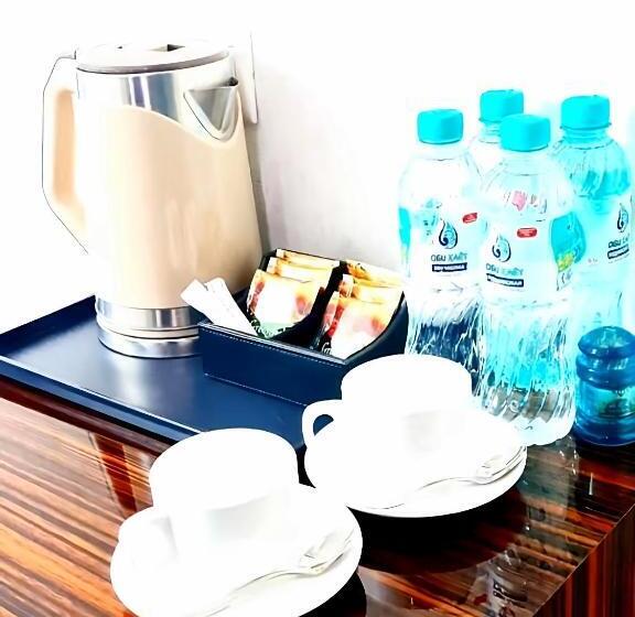 سوئیت با تخت بزرگ, Ayni