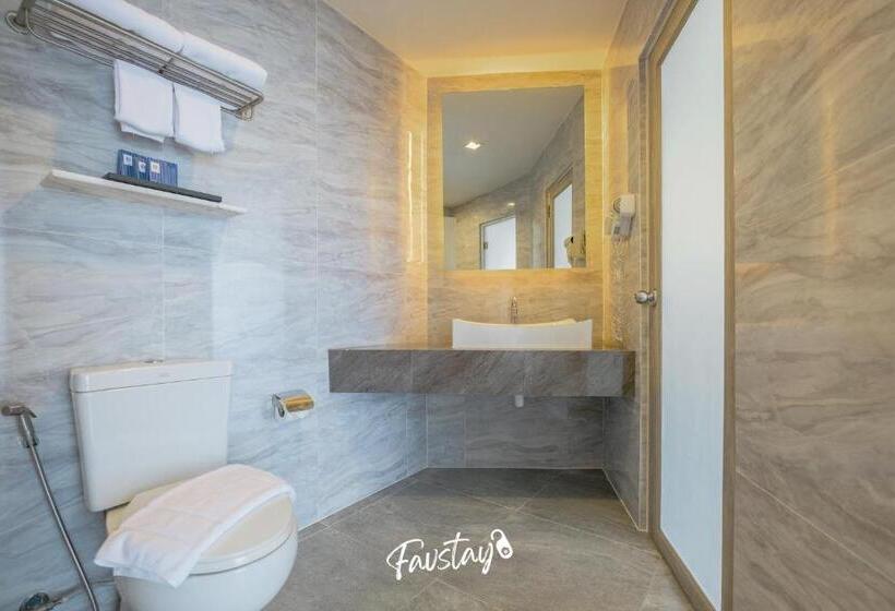 سوییت جونیور, So Boutique Jomtien Beach Pattaya