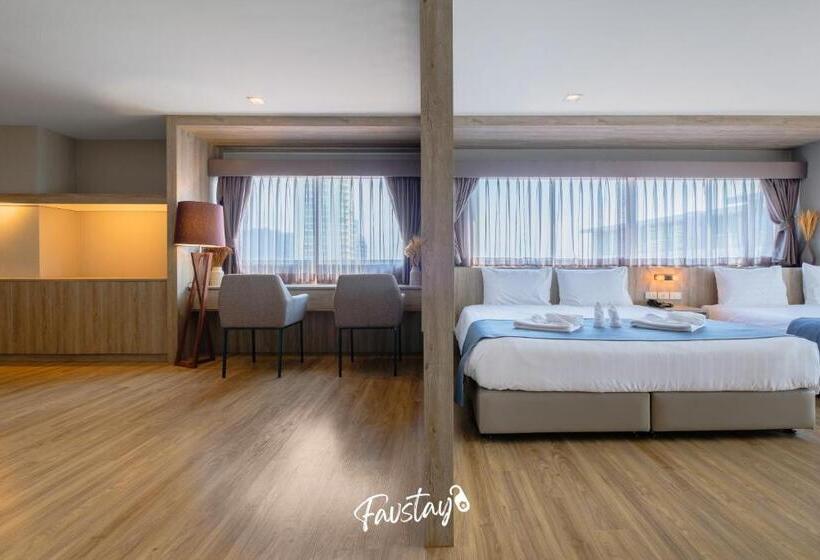 سوییت اجرایی, So Boutique Jomtien Beach Pattaya