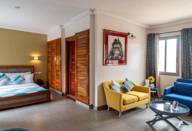 سوییت لوکس, Le Karé ébène