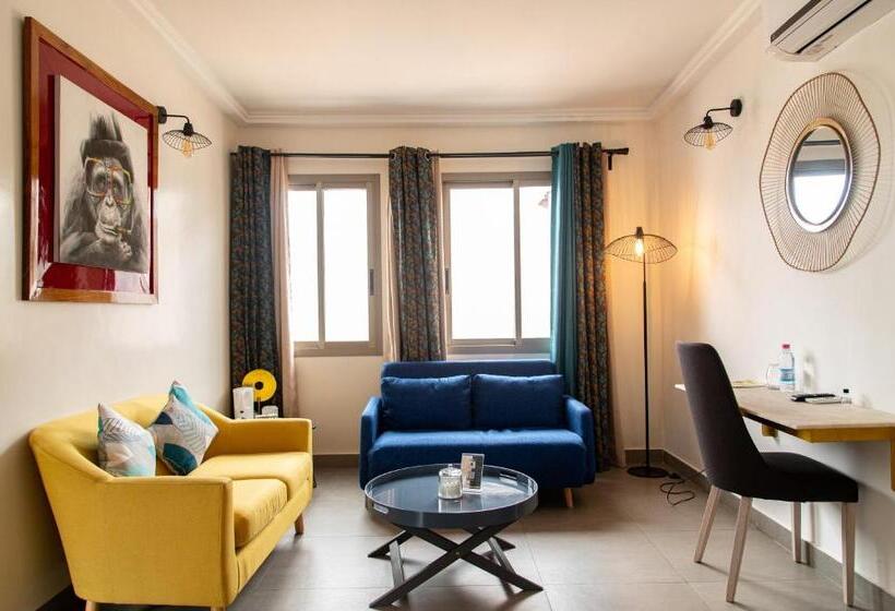 سوییت لوکس, Le Karé ébène