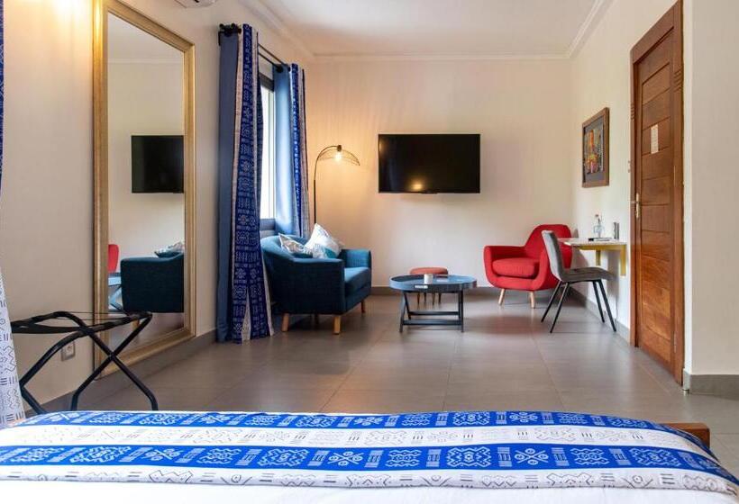 سوییت جونیور, Le Karé ébène