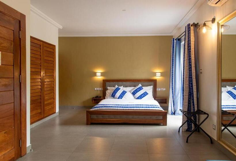 سوییت جونیور, Le Karé ébène