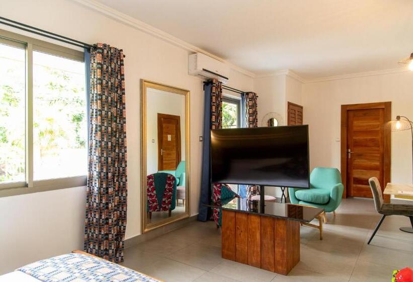 سوییت جونیور, Le Karé ébène