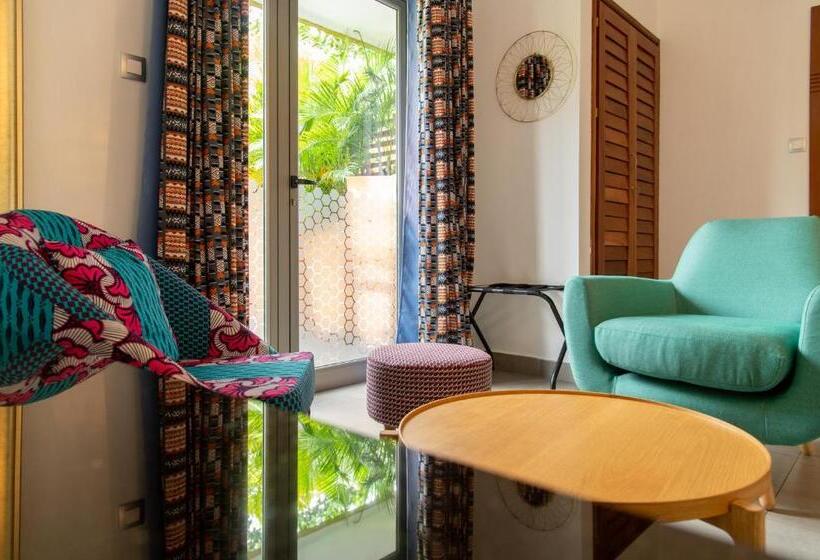 سوییت جونیور, Le Karé ébène