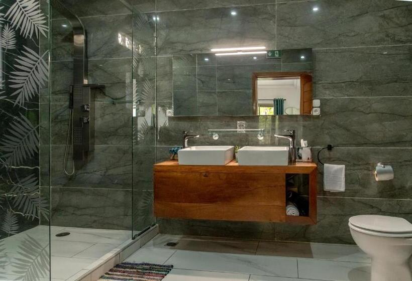 سوییت لوکس, Le Karé ébène