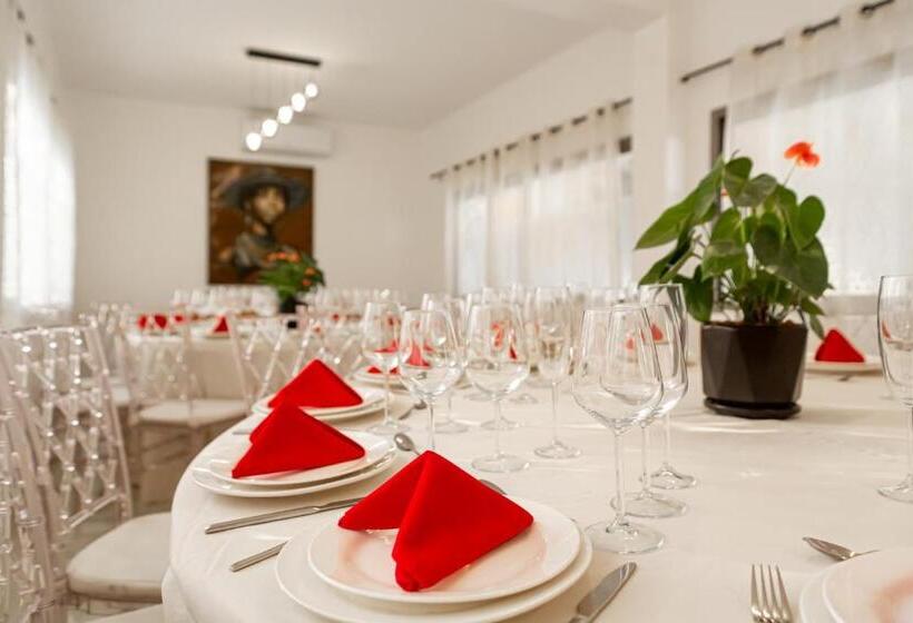 سوییت لوکس, Le Karé ébène