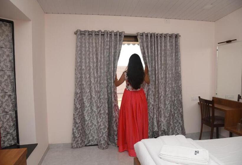 غرفة قياسية سرير كينج, Stone Shelter