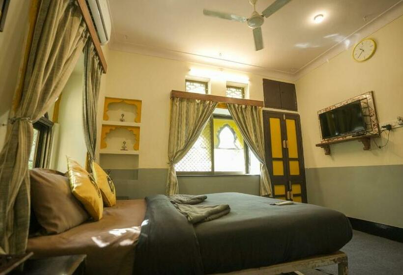 חדר דלוקס, The Hosteller Udaipur