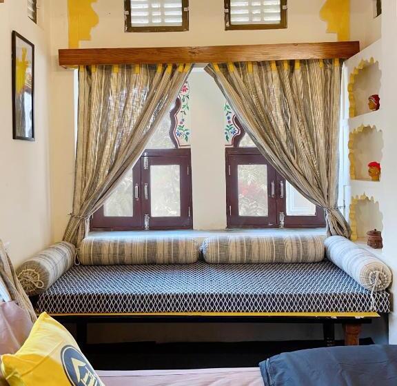 חדר סופריור, The Hosteller Udaipur