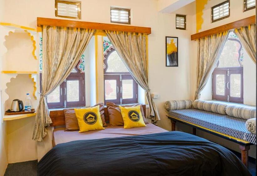 חדר סופריור, The Hosteller Udaipur