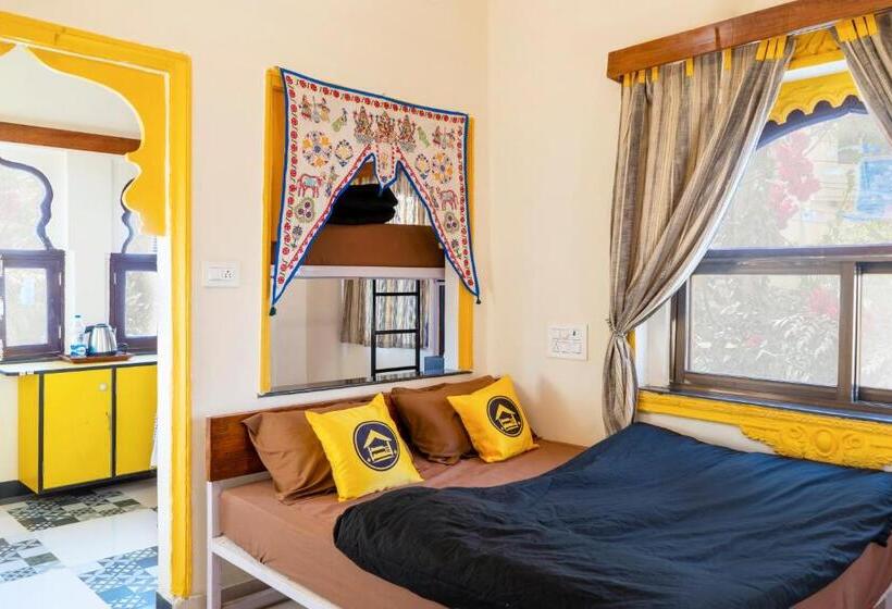 חדר דלוקס לארבעה, The Hosteller Udaipur