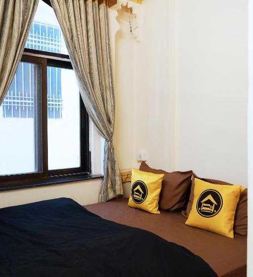 חדר דלוקס יחיד, The Hosteller Udaipur
