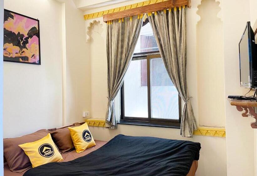 חדר דלוקס יחיד, The Hosteller Udaipur