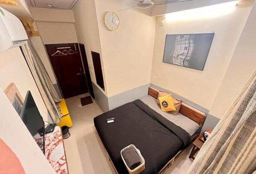 חדר דלוקס יחיד, The Hosteller Udaipur