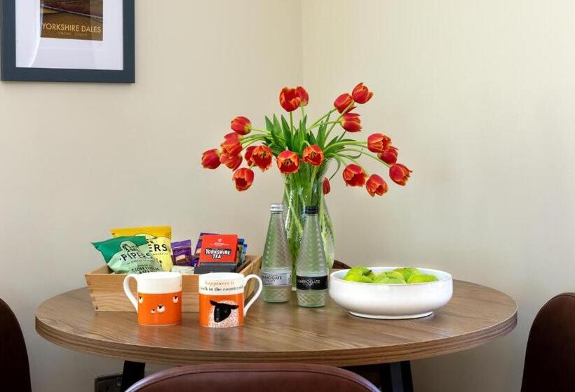 סוויטה דלוקס, Shoulder Of Mutton Inn