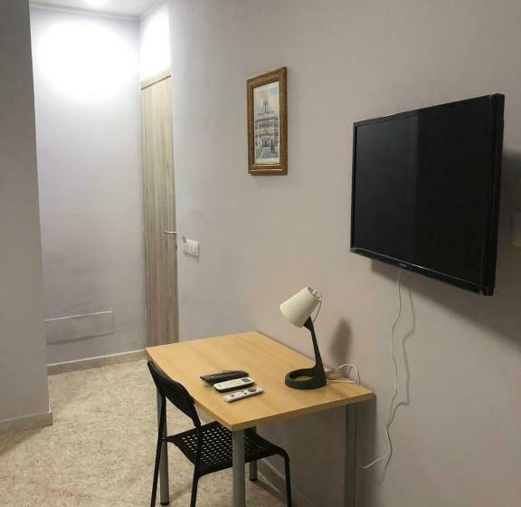 غرفة قياسية ثلاثية, B&b Antonella